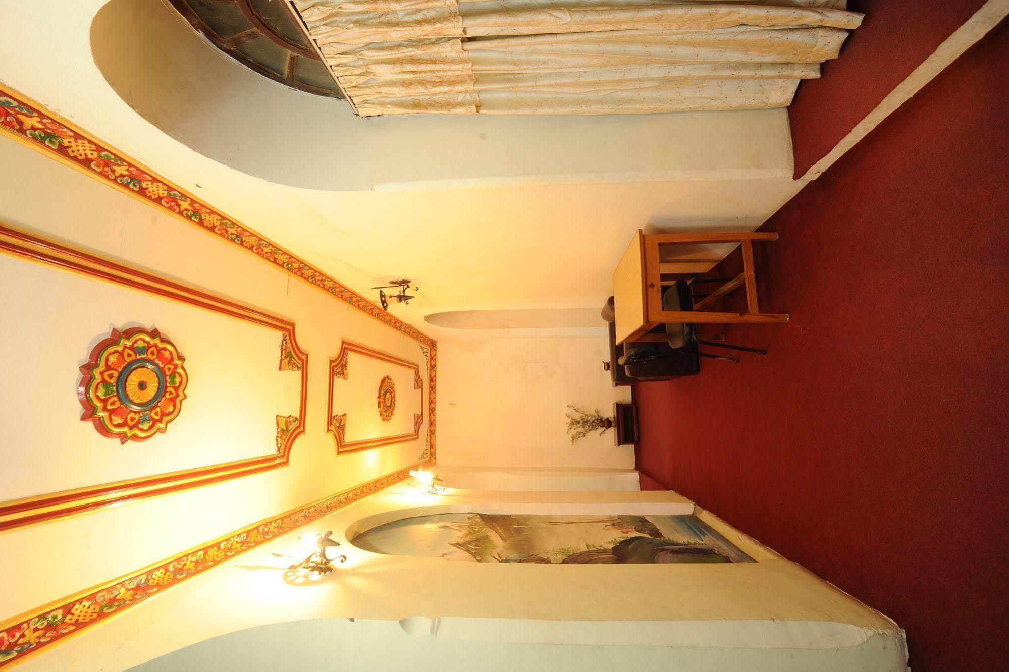 Hotel Himalaya Yoga Kathmandu Bagian luar foto
